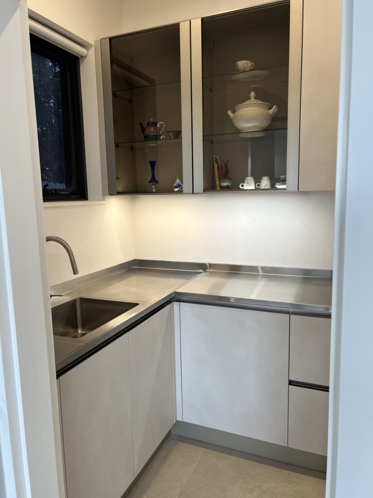 butlers-pantry-glass-display-cabinets