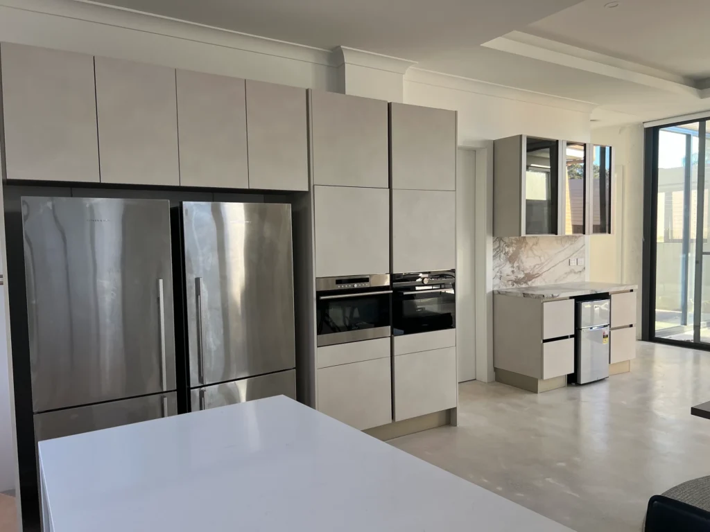 modern-kitchen-appliance-wall-bar-cabinet