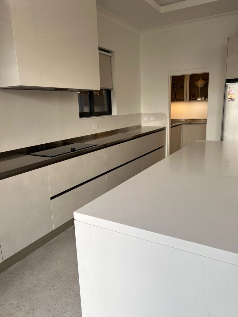 modern-kitchen-island-butlers-pantry